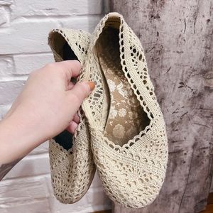 Cute lace flat slip on shoes